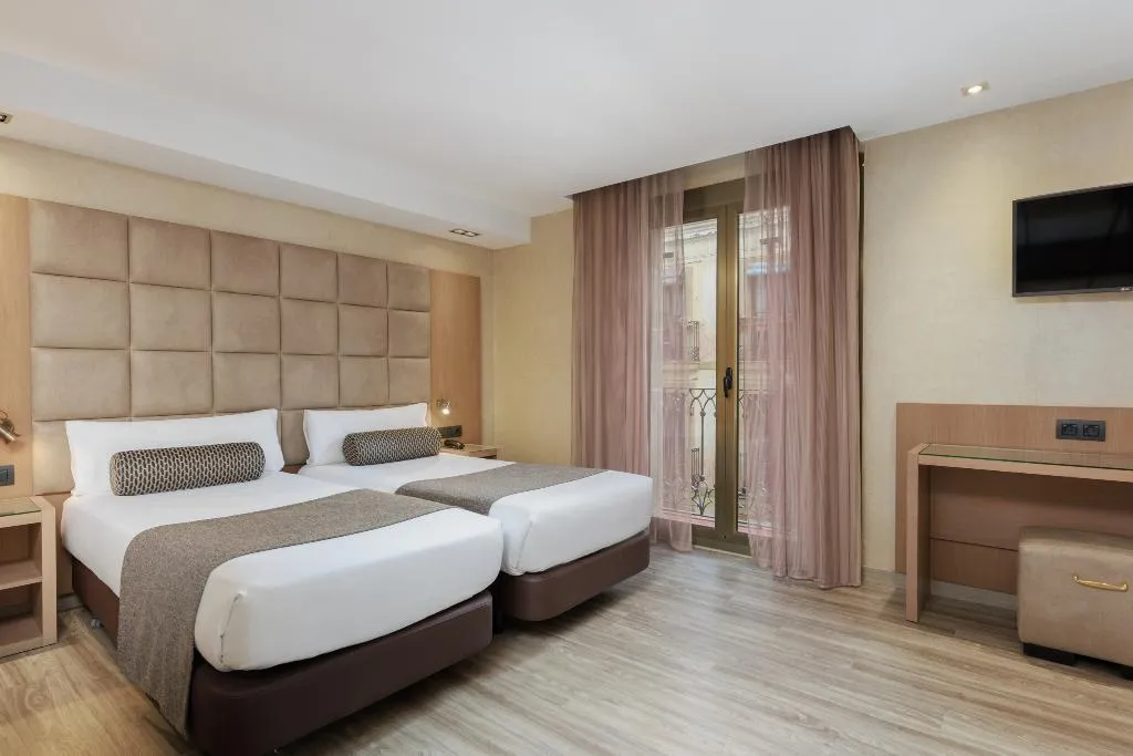 QUADRUPLE STANDARD Room, Suizo, Barcelona