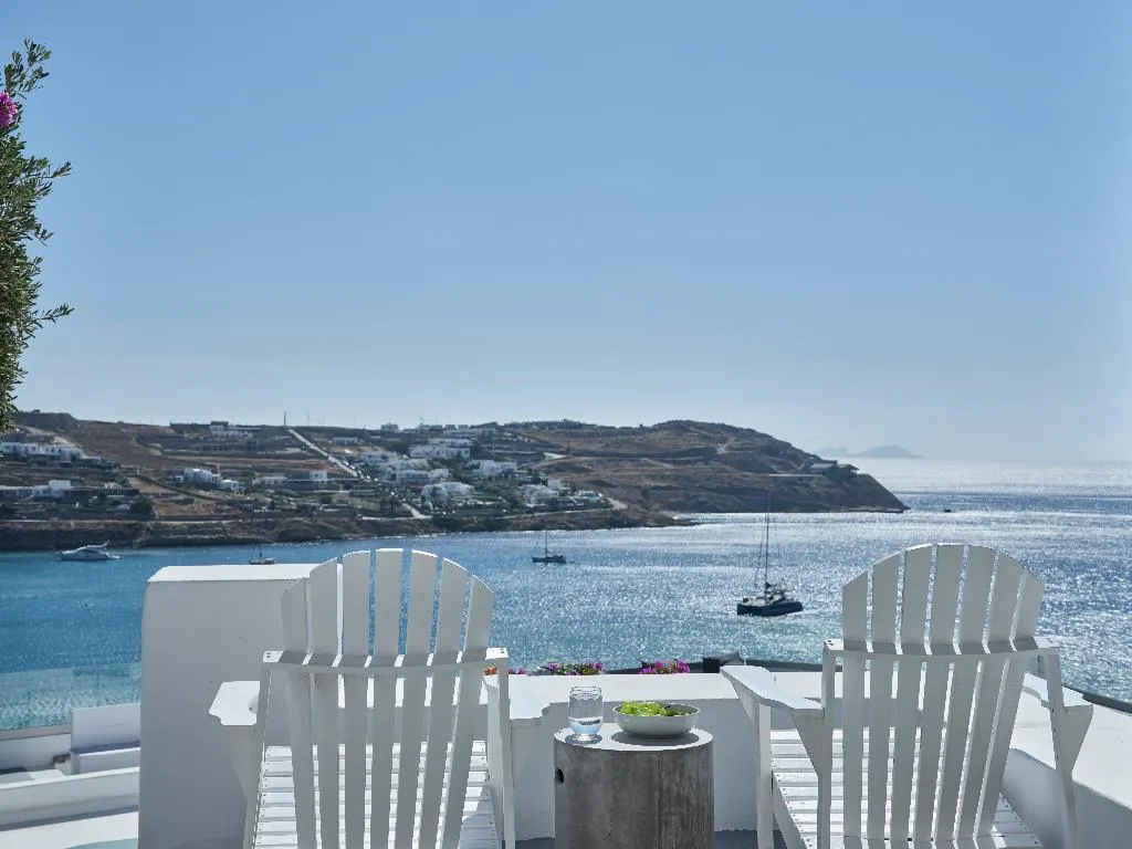Sports and Entertainment, Pietra e Mare-Mykonos Moments, Mykonos