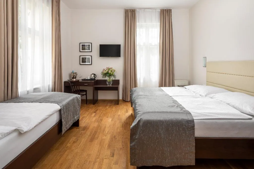 TRIPLE STANDARD Room, Hotel Unique, Prague