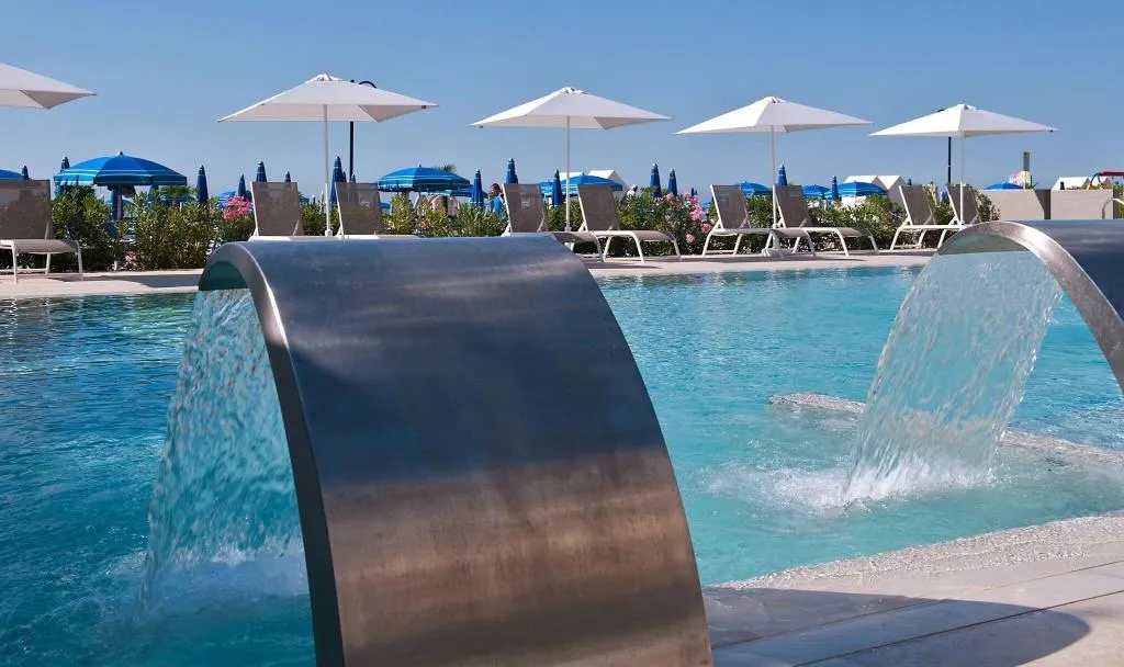 Pool, Orient & Pacific, Venice