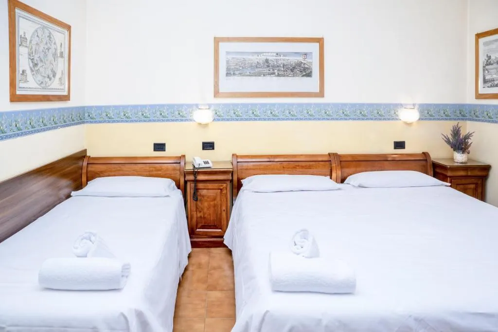 QUADRUPLE ECONOMY Room, iH Hotels Firenze Select, Florence