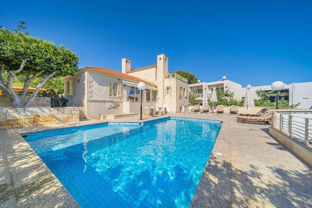 Pool, Anna Maria Village, Crete