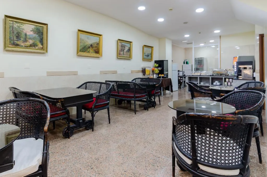 Restaurant, Hotel Duas Nacoes, Lisbon
