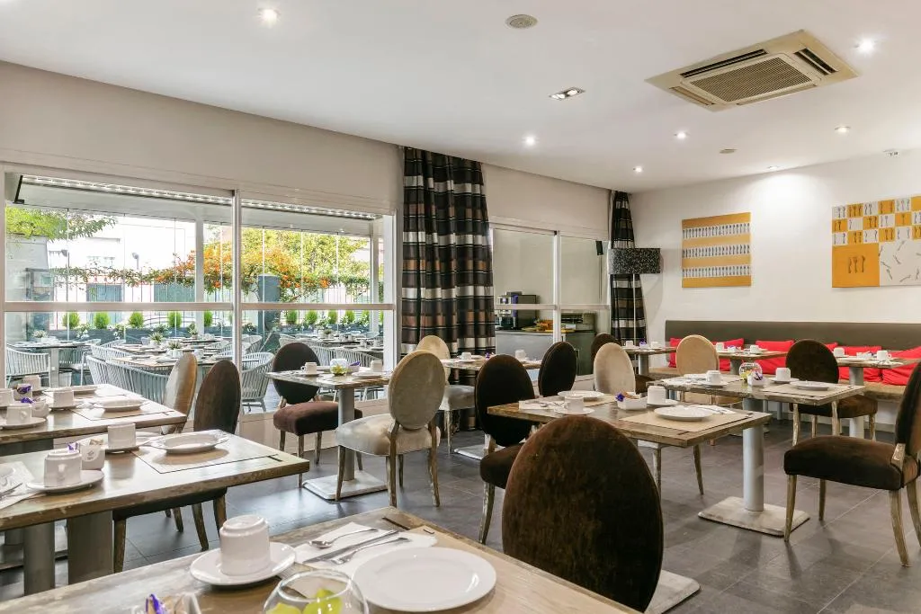 Restaurant, Globales Acis & Galatea Hotel, Madrid