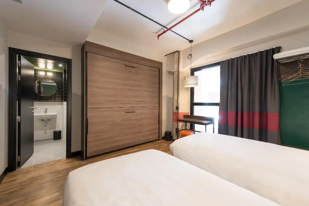 FAMILY ROOM TWO BEDS Room, Generator Madrid, Madrid