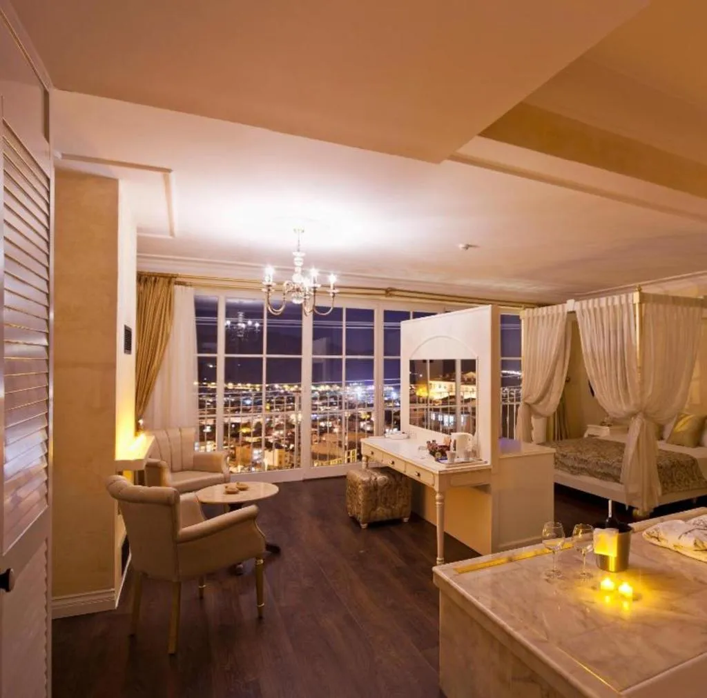SUITE WITH JACUZZI Room, Vinifera Ephesus Hotel, Izmir