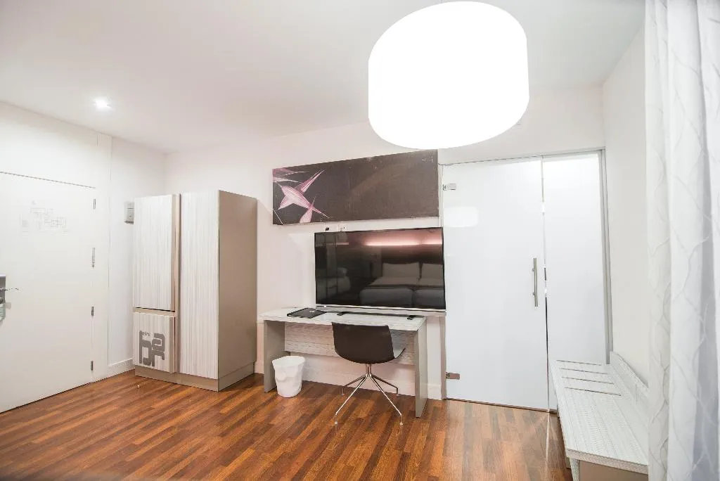 QUADRUPLE STANDARD Room, Petit Palace Boquería Garden, Barcelona