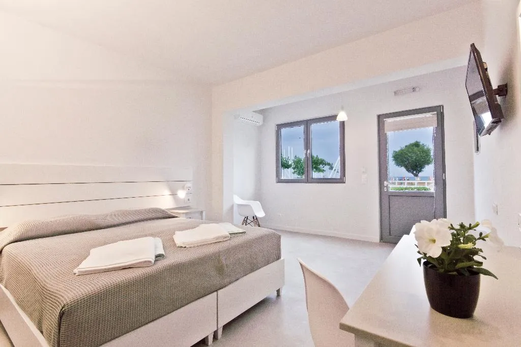 Double or Twin SEA VIEW Room, Gregory Peck Beach Break Apartments, Rhodes