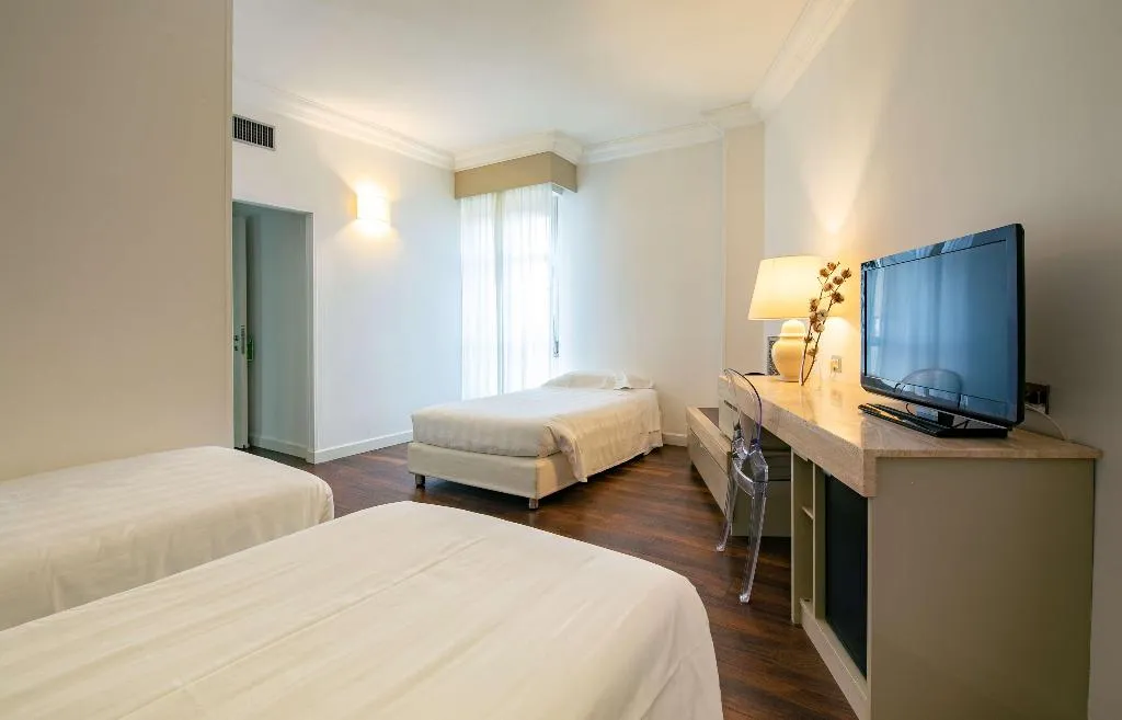 TRIPLE STANDARD Room, Etrusco Arezzo Hotel, Sure Hotel Collection by Bes, Florence