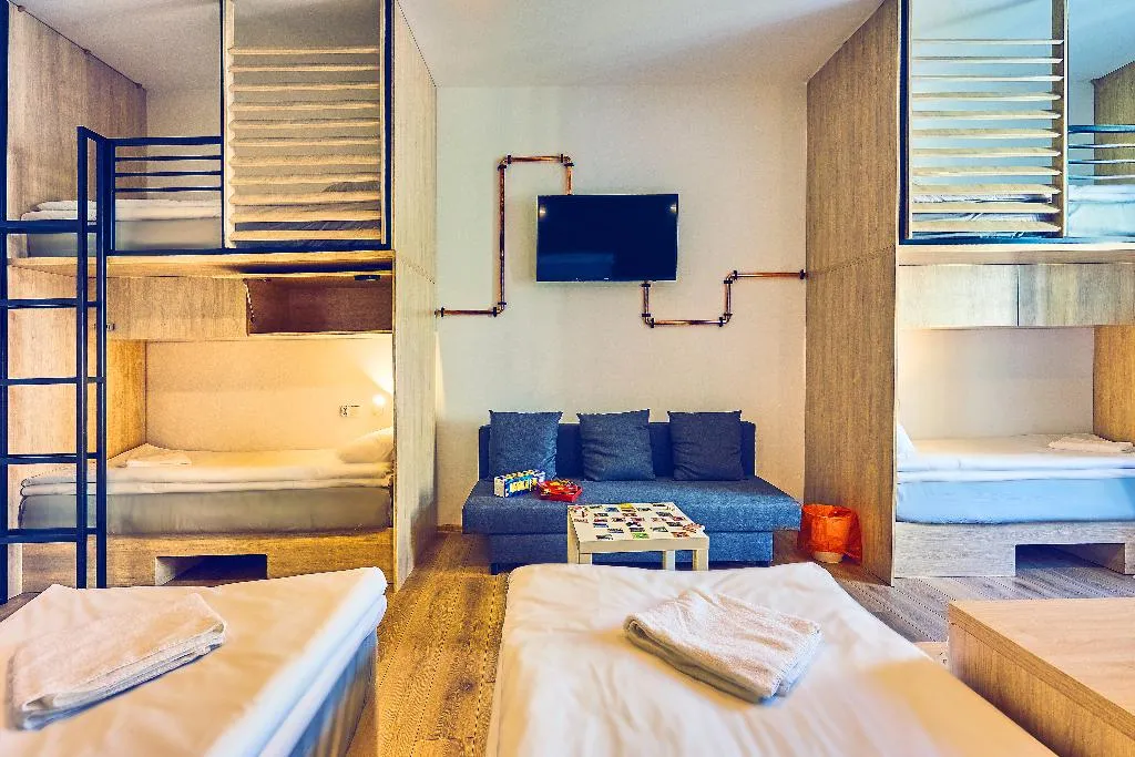 FAMILY ROOM CAPACITY 10 Room, Draggo House- Hostel, Krakow