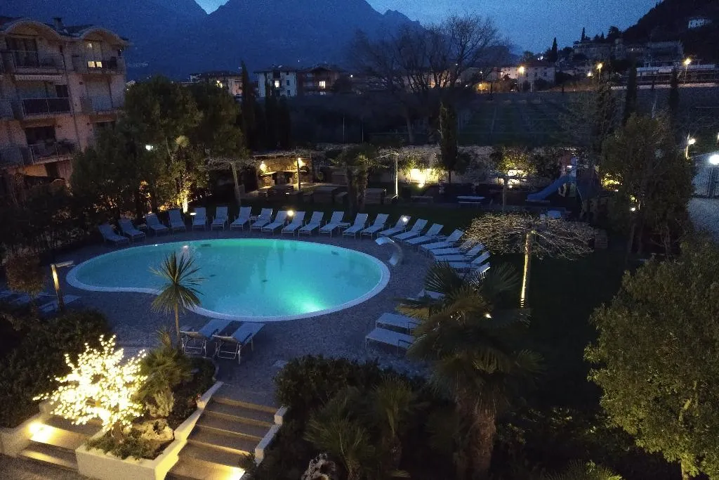 Pool, 4 Limoni Apartment Resort, Milan