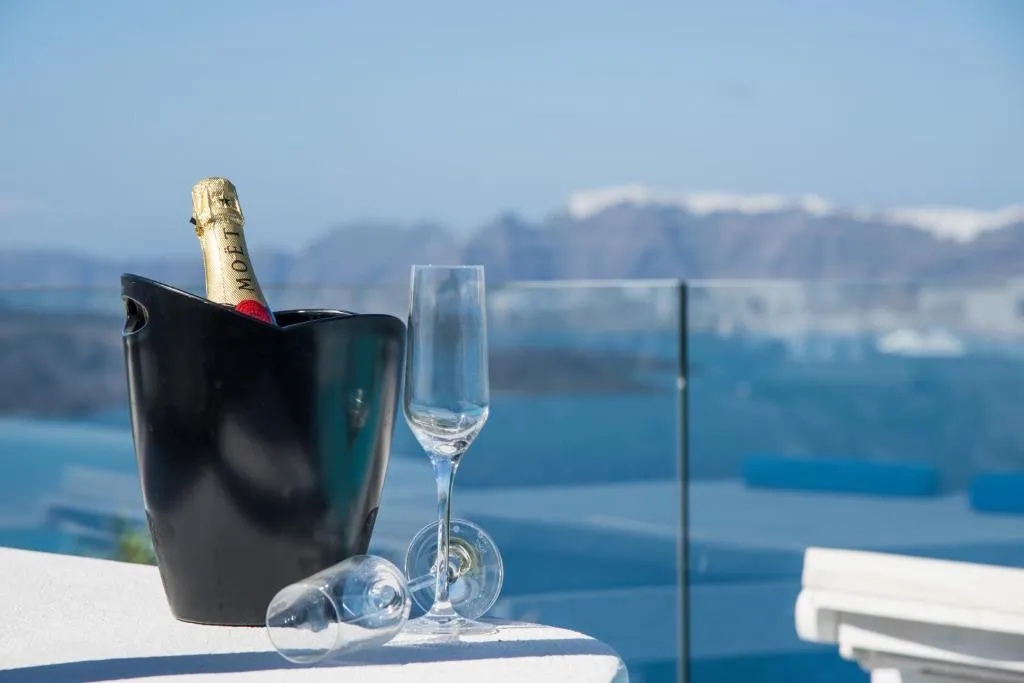 JUNIOR SUITE WITH PRIVATE POOL Room, Maison des Lys, Santorini