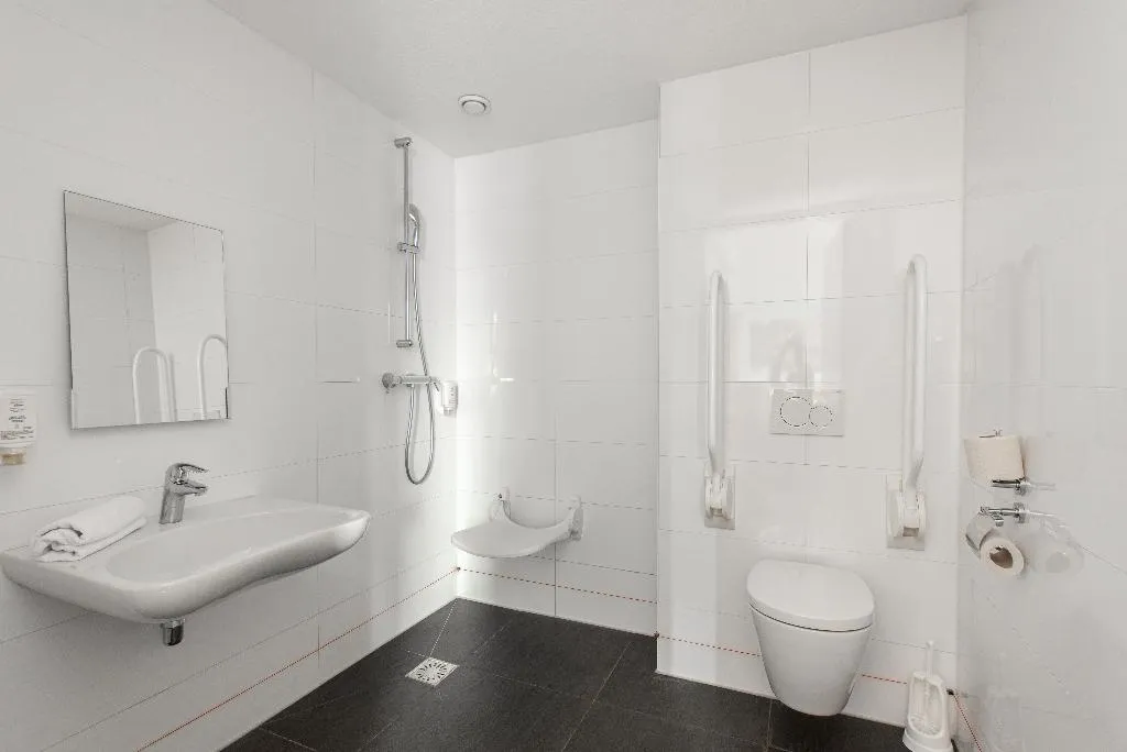 FAMILY ROOM Accessible Room, easyHotel Amsterdam Arena Boulevard, Amsterdam