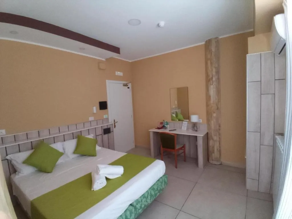 DOUBLE SINGLE USE STANDARD Room, Garden Hotel, Naples
