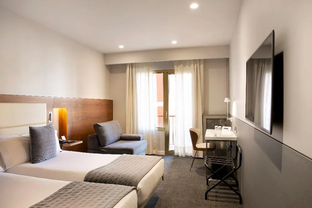 FAMILY ROOM STANDARD Room, Best Western Premier Hotel Dante, Barcelona