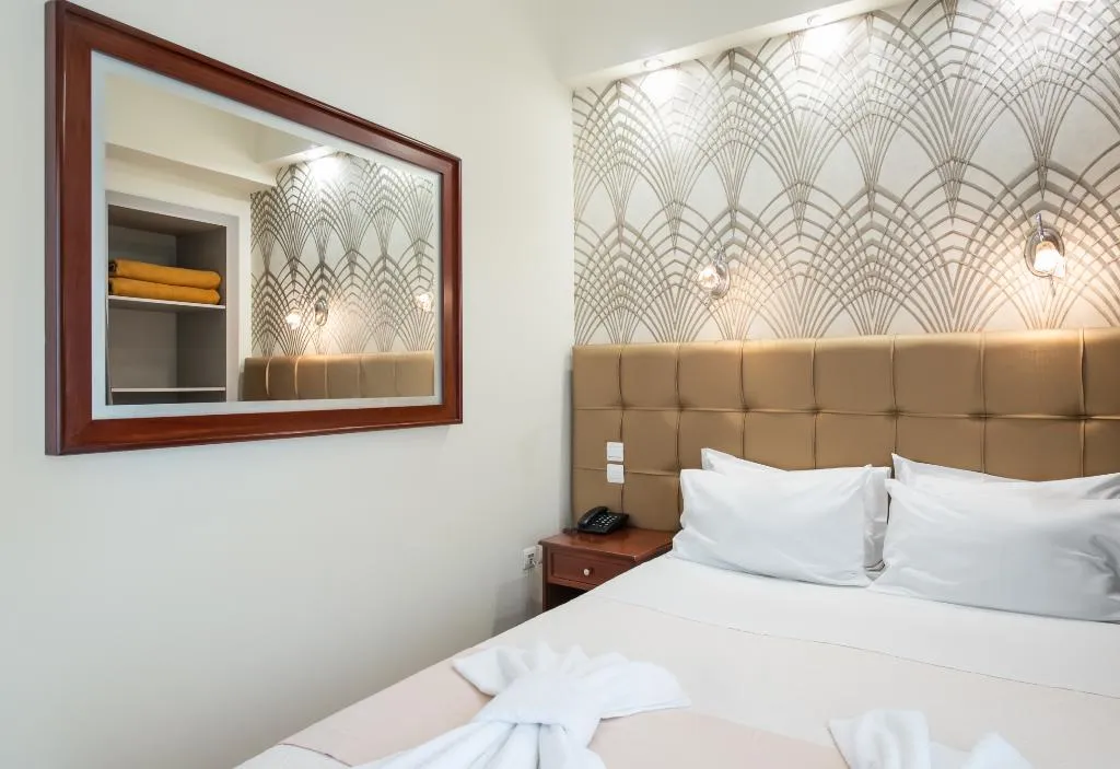 QUADRUPLE STANDARD Room, Golden City, Athens