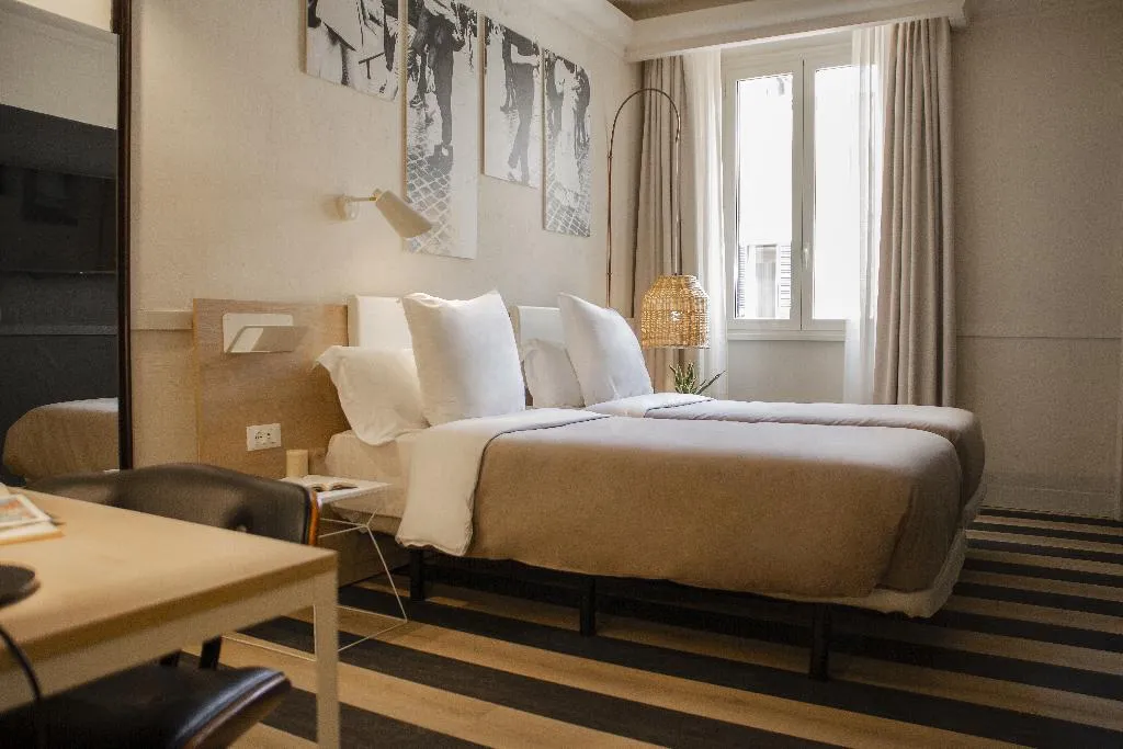Double or Twin STANDARD Room, Room Select Via Veneto, Rome