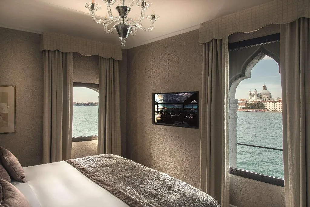 SUITE WITH VIEWS Room, Hotel Cipriani, A Belmond Hotel, Venice, Venice