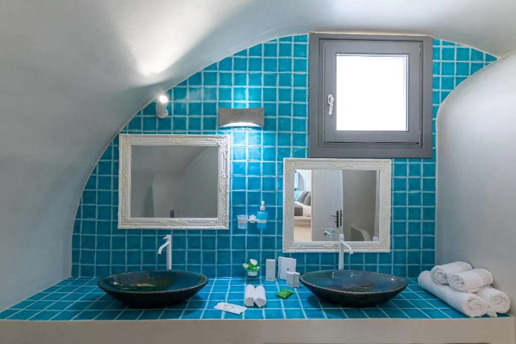 SUITE STANDARD Room, Tramonto Secret Villas, Santorini