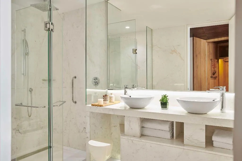 Room, Hyatt Centric Gran Via Madrid, Madrid