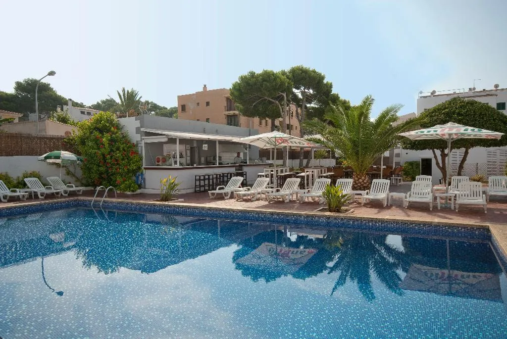 Pool, Hostal Montesol, Majorca