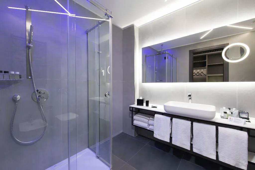 QUADRUPLE STANDARD Room, iQ Hotel Milano, Milan