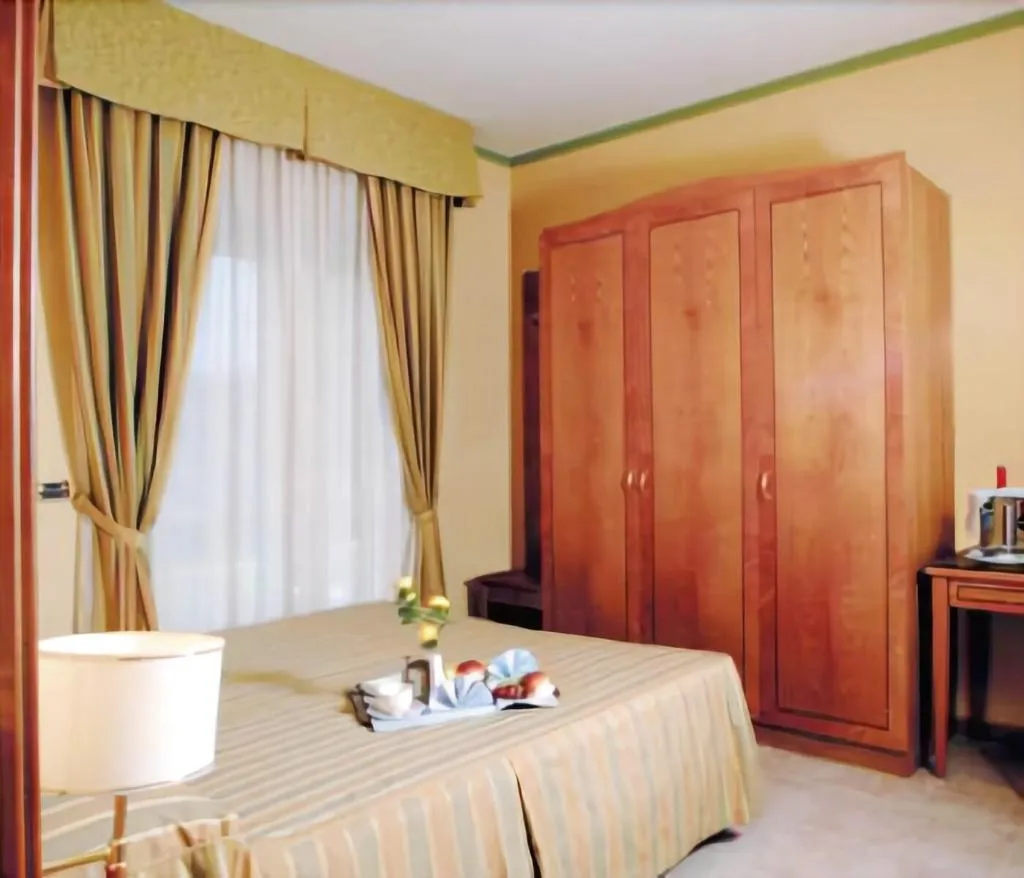 Room, Relax, Catania