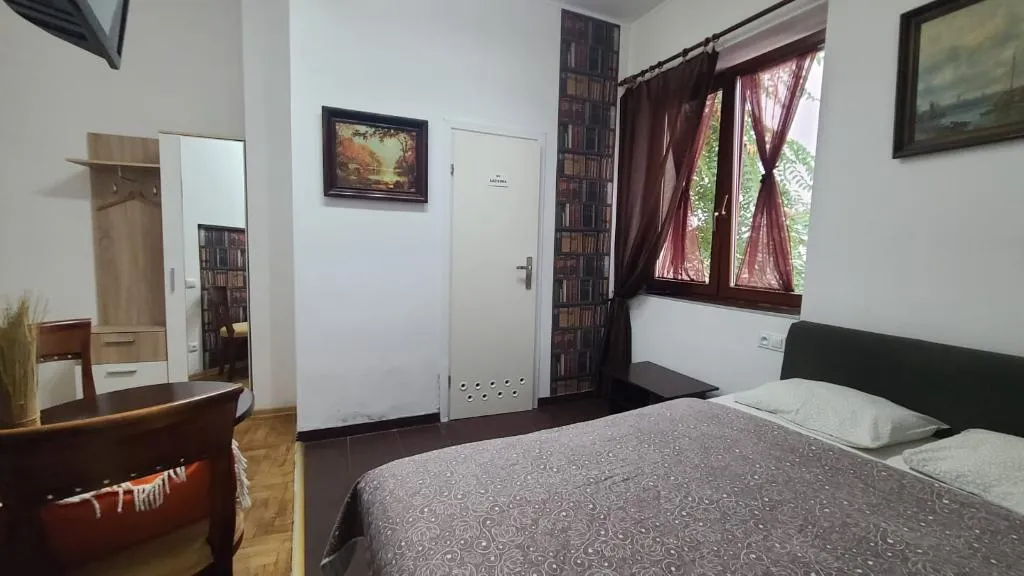 DOUBLE ONE BEDROOM ONE BATHROOM Room, Lorf Hostel&Coffee, Krakow