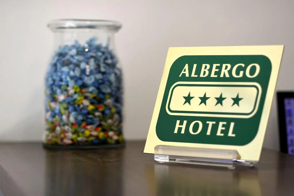Lobby, Nuovo Albergo Italia, Milan