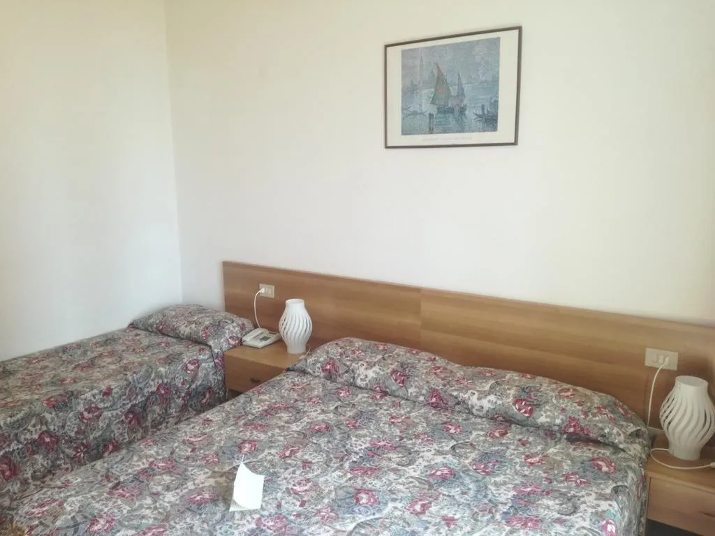 Room, Hotel Heron, Venice