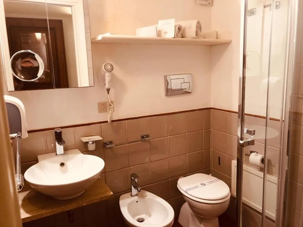 Room, Antichi Colori, Palermo