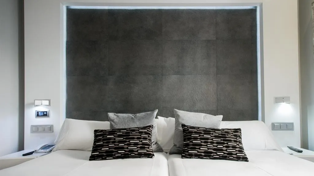 DOUBLE SUPERIOR Room, Regina, Madrid