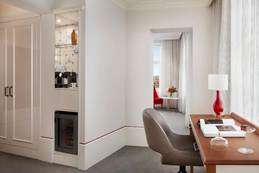 SUITE WITH VIEWS Room, Tivoli Doelen Amsterdam, Amsterdam