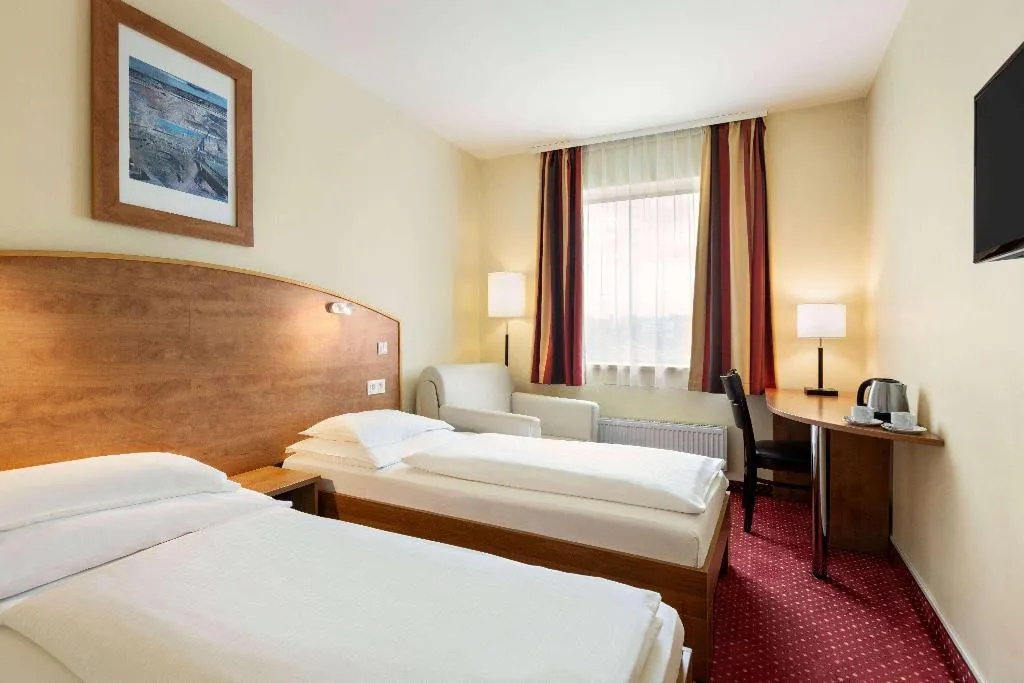 Room, Amedia Praha Express, Prague