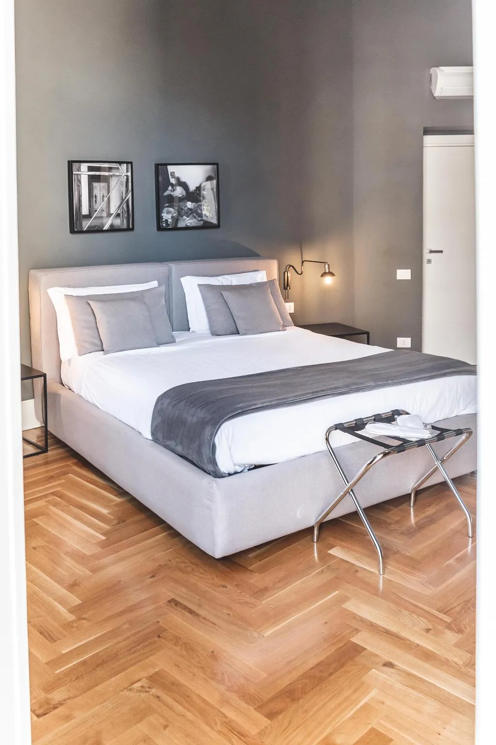 JUNIOR SUITE STANDARD Room, Relais Della Porta, Naples