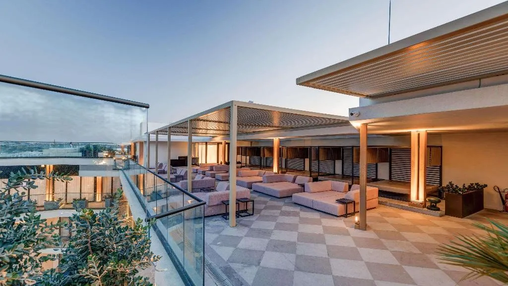 Pool, Ax Odycy, Malta