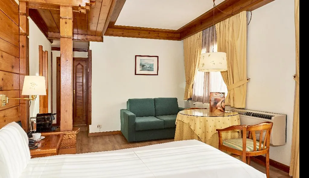 Double or Twin SUPERIOR Room, Grevol Spa, Costa Brava
