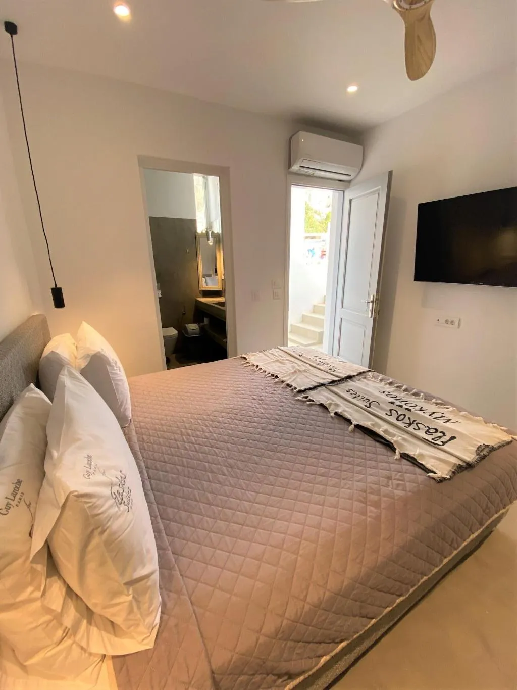 Room, Flaskos Suites, Mykonos