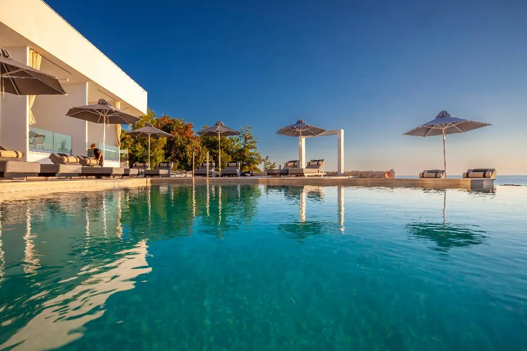 Pool, Akrotiri Olympus Luxury Suites, Thessaloniki