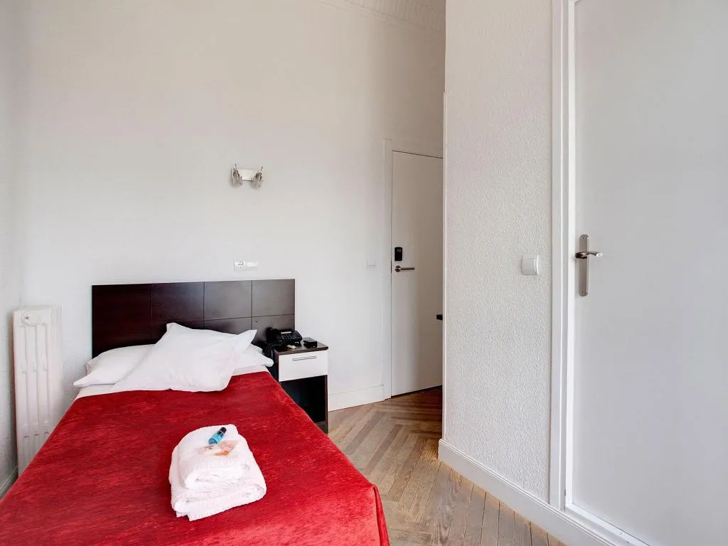 SINGLE STANDARD Room, Hostal Besaya, Madrid