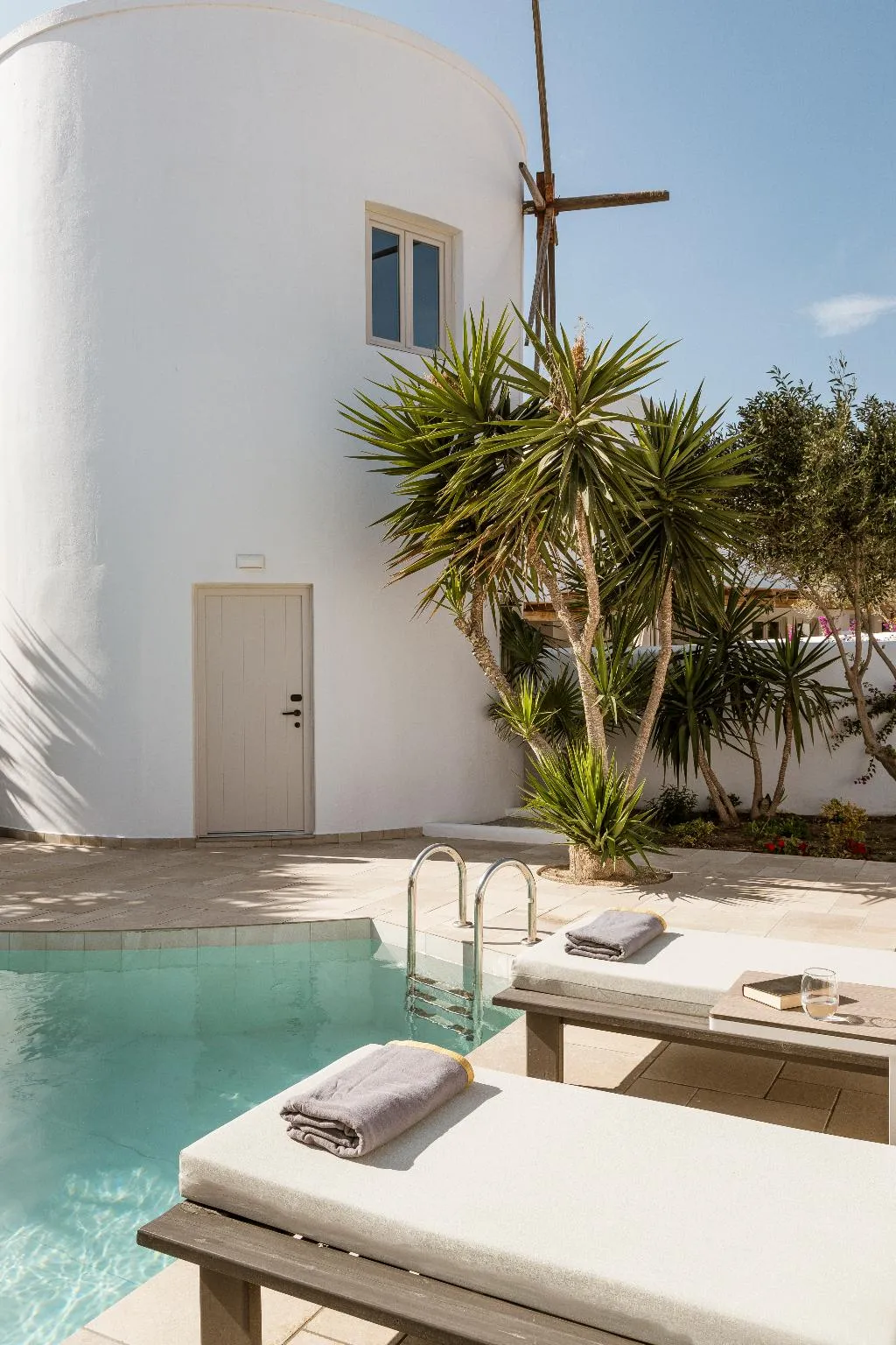 SUITE WITH PRIVATE POOL Room, Amaria Beach Resort, Athens
