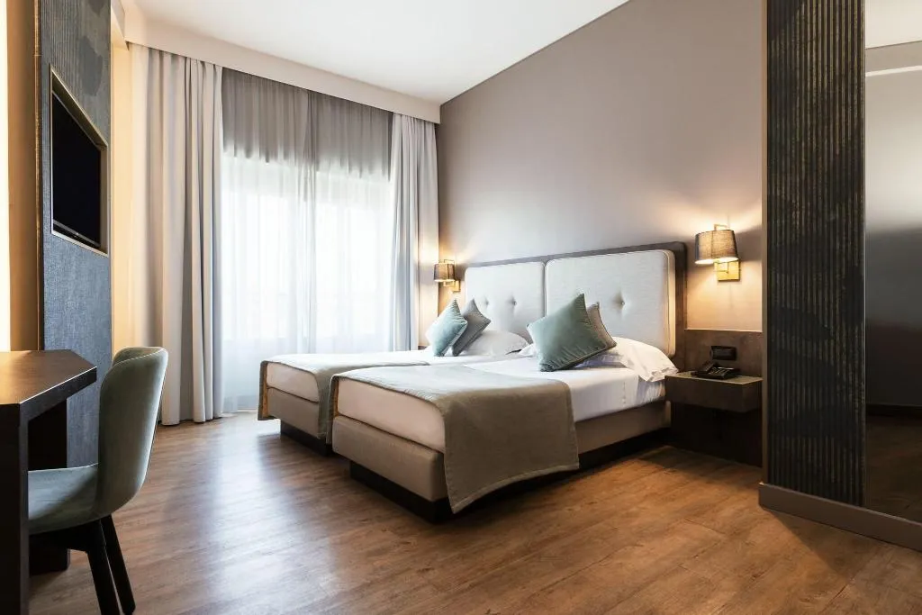 General view, King - Mokinba Hotels, Milan