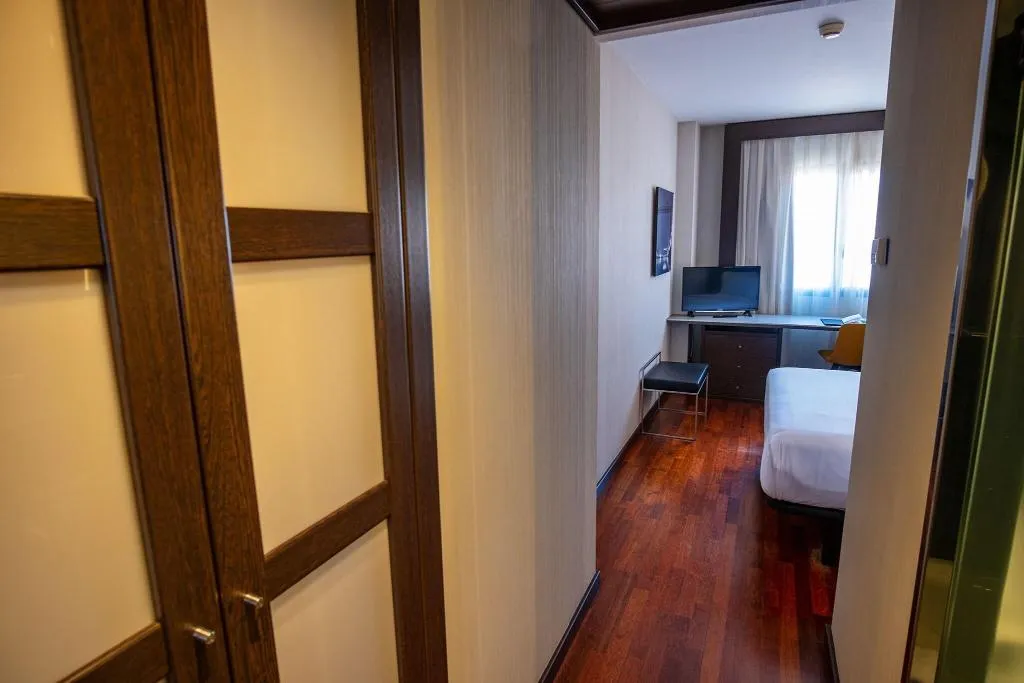 DOUBLE SINGLE USE QUEEN SIZE BED Room, Hotel Vilamari, Barcelona