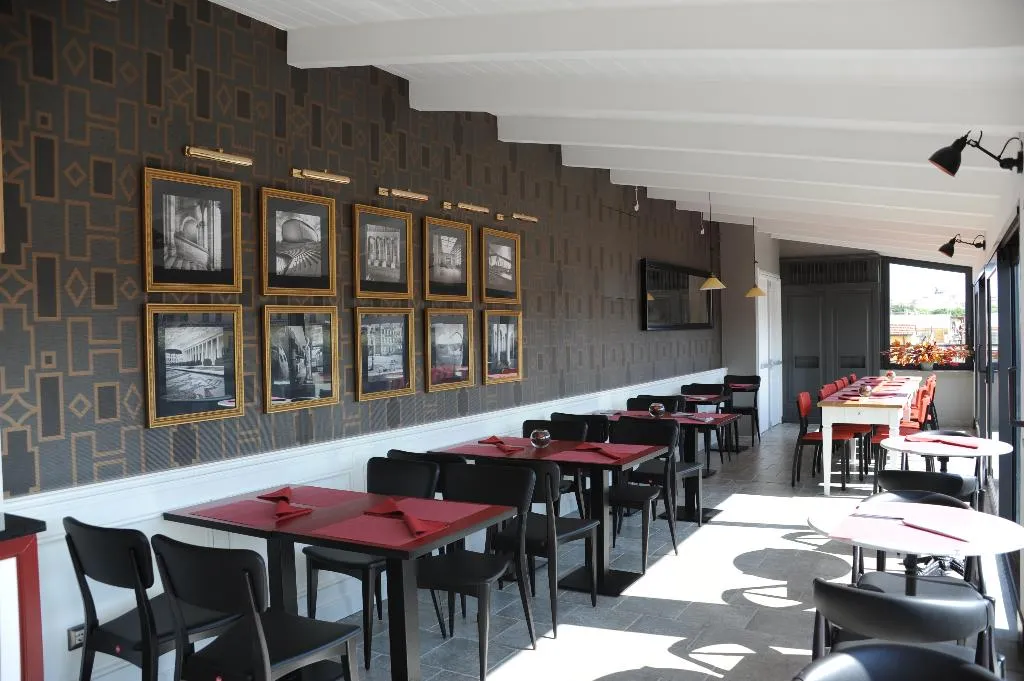 Terrace, Residence Trianon Borgo Pio, Rome