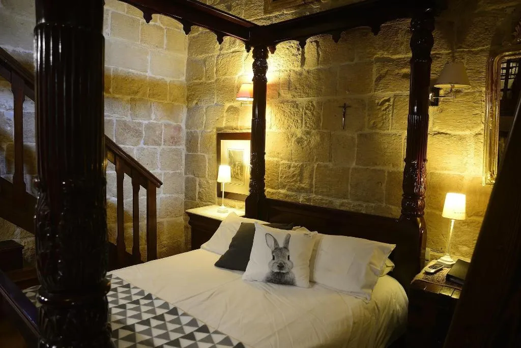 Room, The Burrow Guest House, Malta