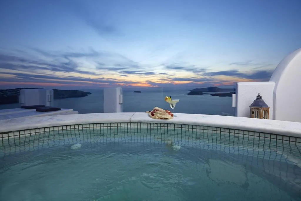 SUITE WITH VIEWS Room, Athermi Suites, Santorini