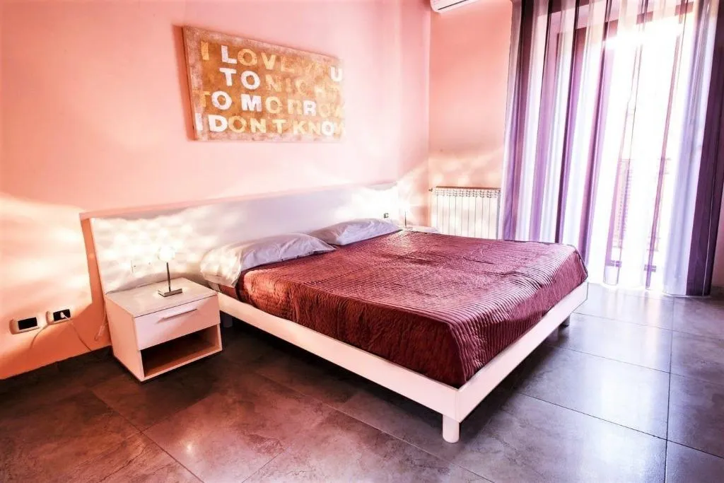 Room, Temples Rooms, Catania