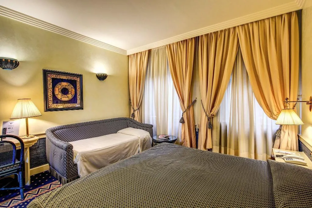 Room, Auriga, Milan