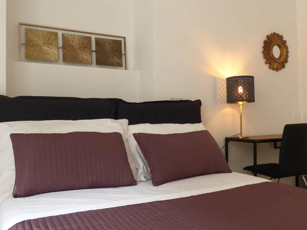 DOUBLE SUPERIOR Room, B&B Monteoliveto 33, Naples