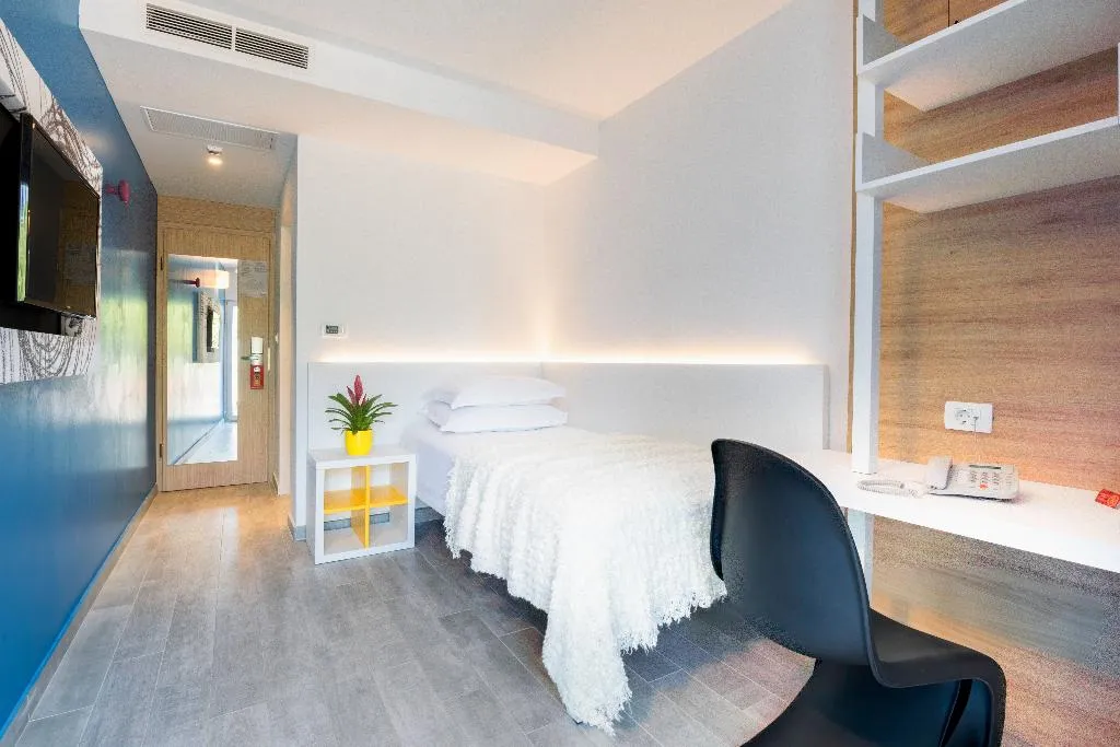 SINGLE PARK VIEW Room, Pharos, hvar bayhill hotel, Split